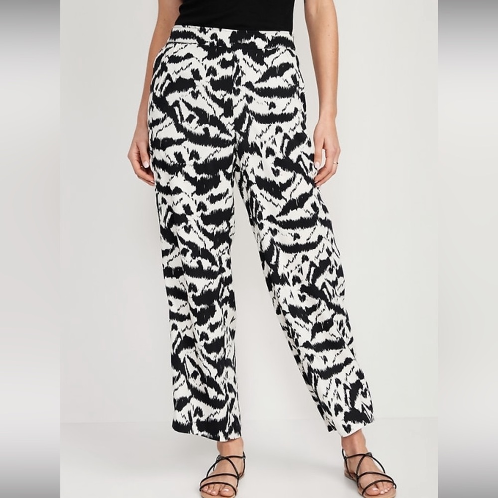 NWT High-Waisted Playa Soft-Spun Wide-Leg Pants